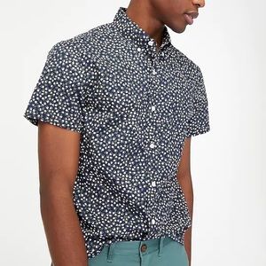 Short-Sleeve Casual Button Down Shirt